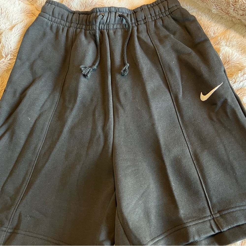 Nike Loose Fit High Rise shorts